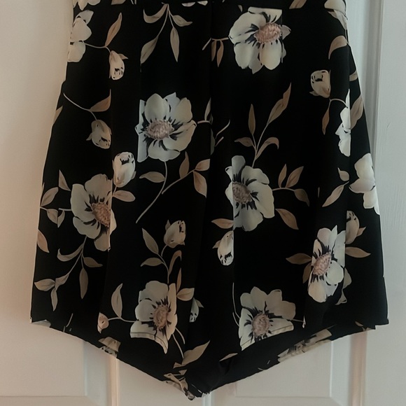 Lulu’s Magical Meadow Black Floral Print Skort Dress - Size M - Picture 9 of 10